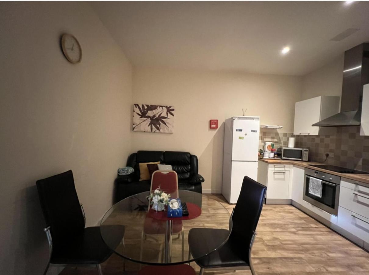 Aberdeen Stay Central 2-Bedrooms Apt-No Party Eksteriør billede